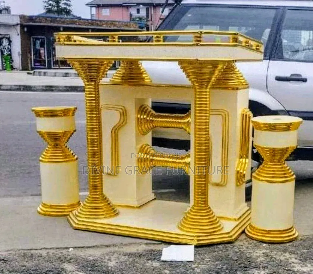 Unique Church Pulpit With 2 Flower Vase