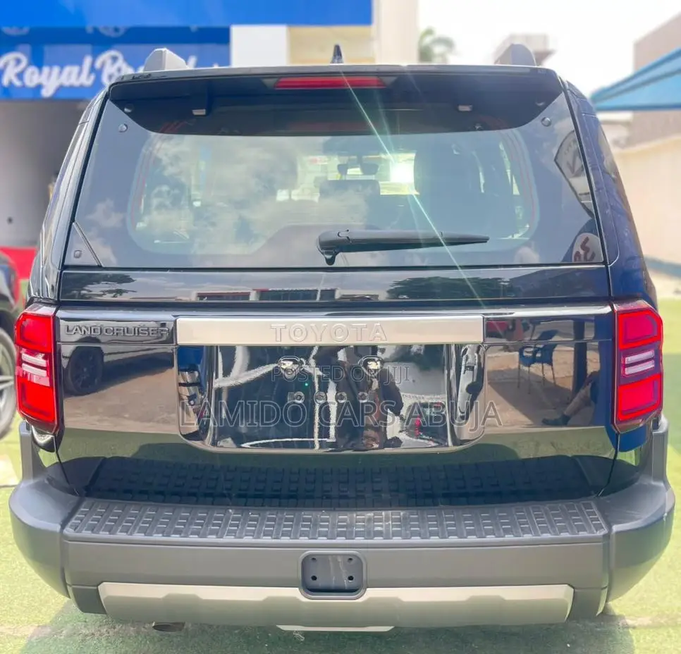 New Toyota Land Cruiser Prado 2.4 Petrol 2025 Black