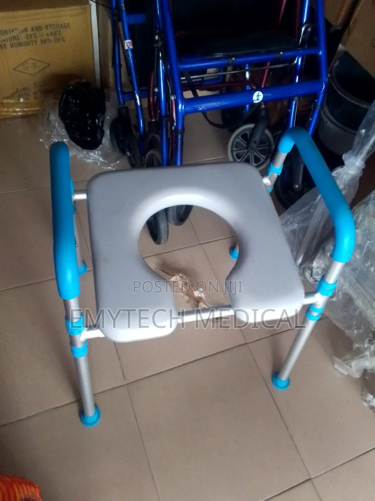 Height Adjustable Toilet Raiser With Guild