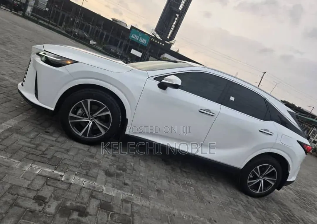 Lexus RX 350h AWD 2023 White
