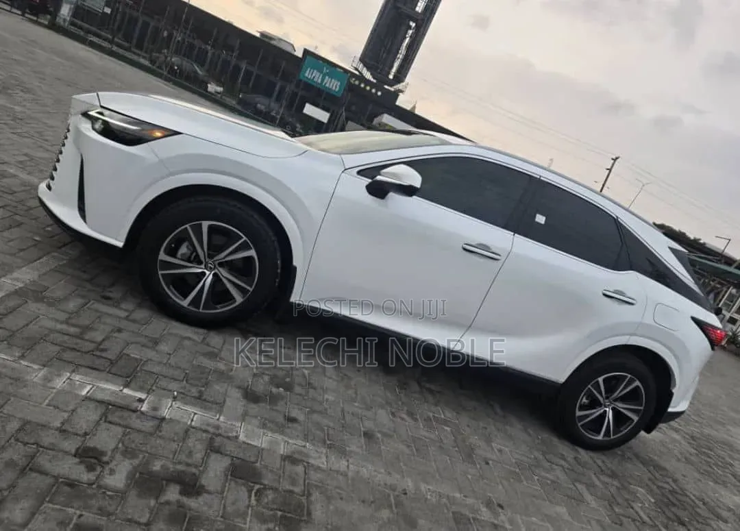Lexus RX 350h AWD 2023 White
