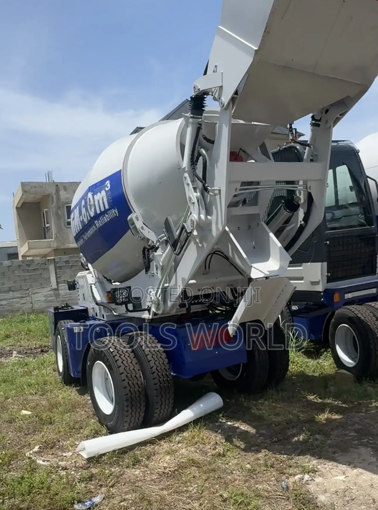 DGM-6000m Mobile Concrete Mixer Truck 6cubic 6000l