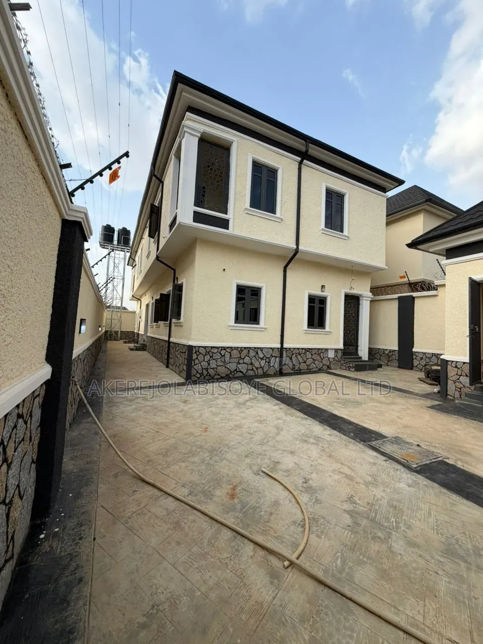4bdrm Duplex in Apo, Abuja for sale