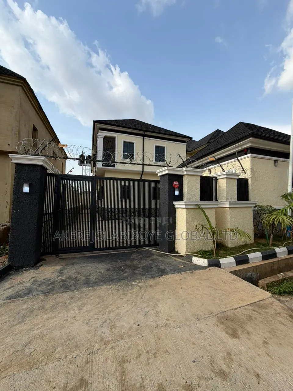 4bdrm Duplex in Apo, Abuja for sale