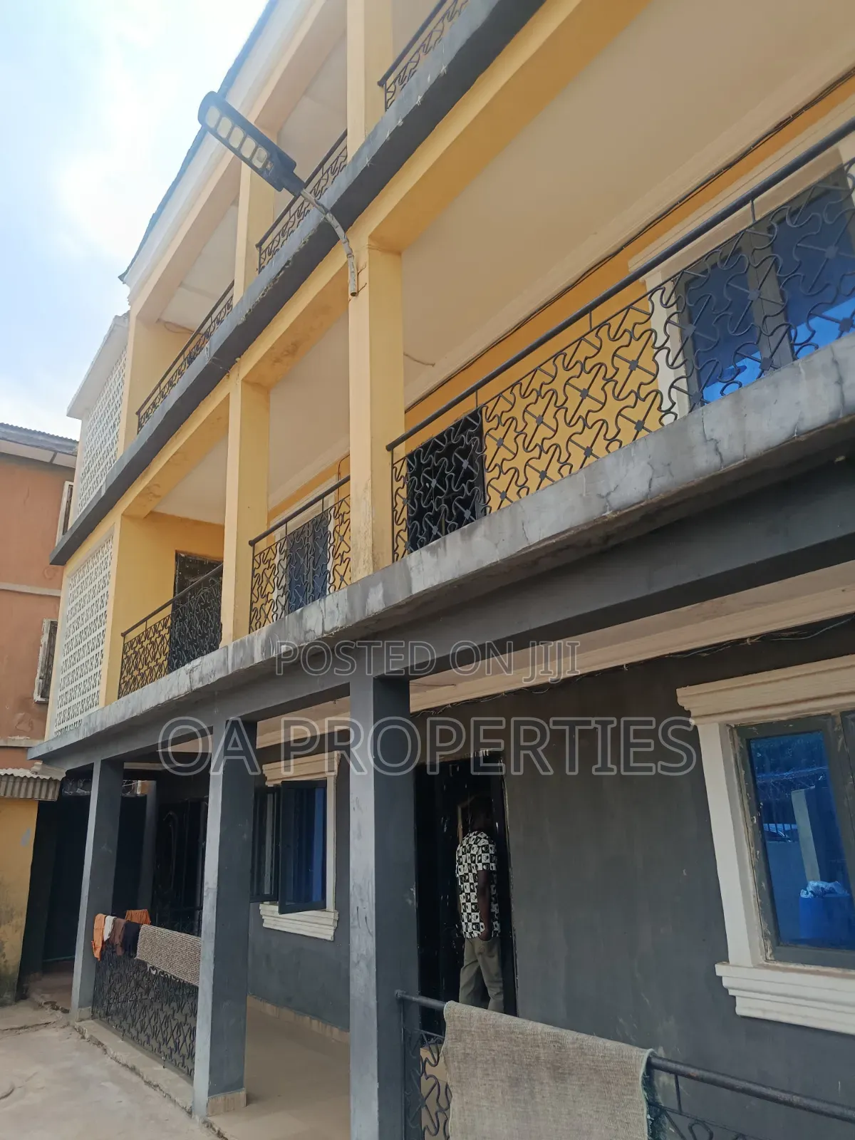 18bdrm Apartment in Ibadan for sale