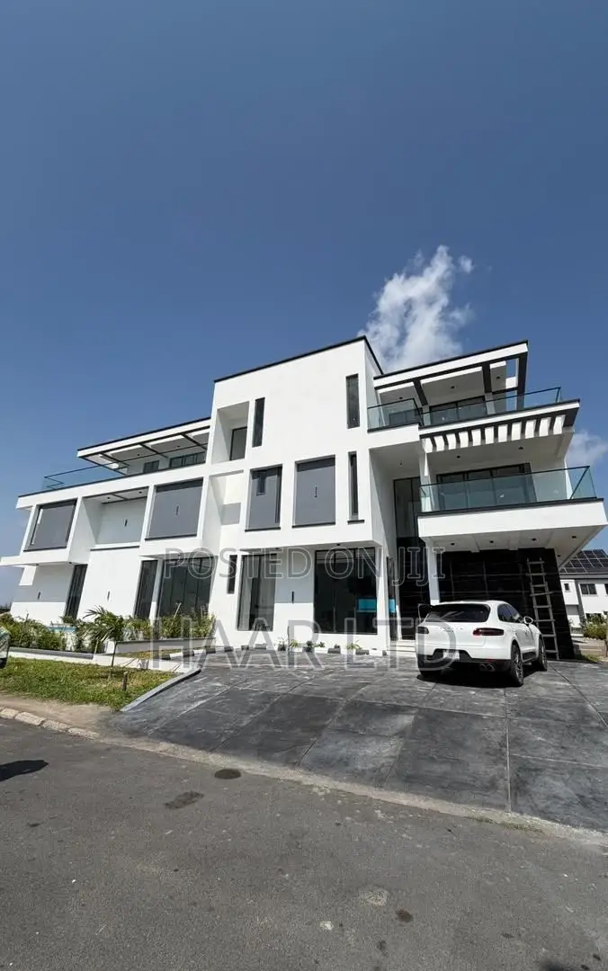 5bdrm Duplex in Ikate for sale