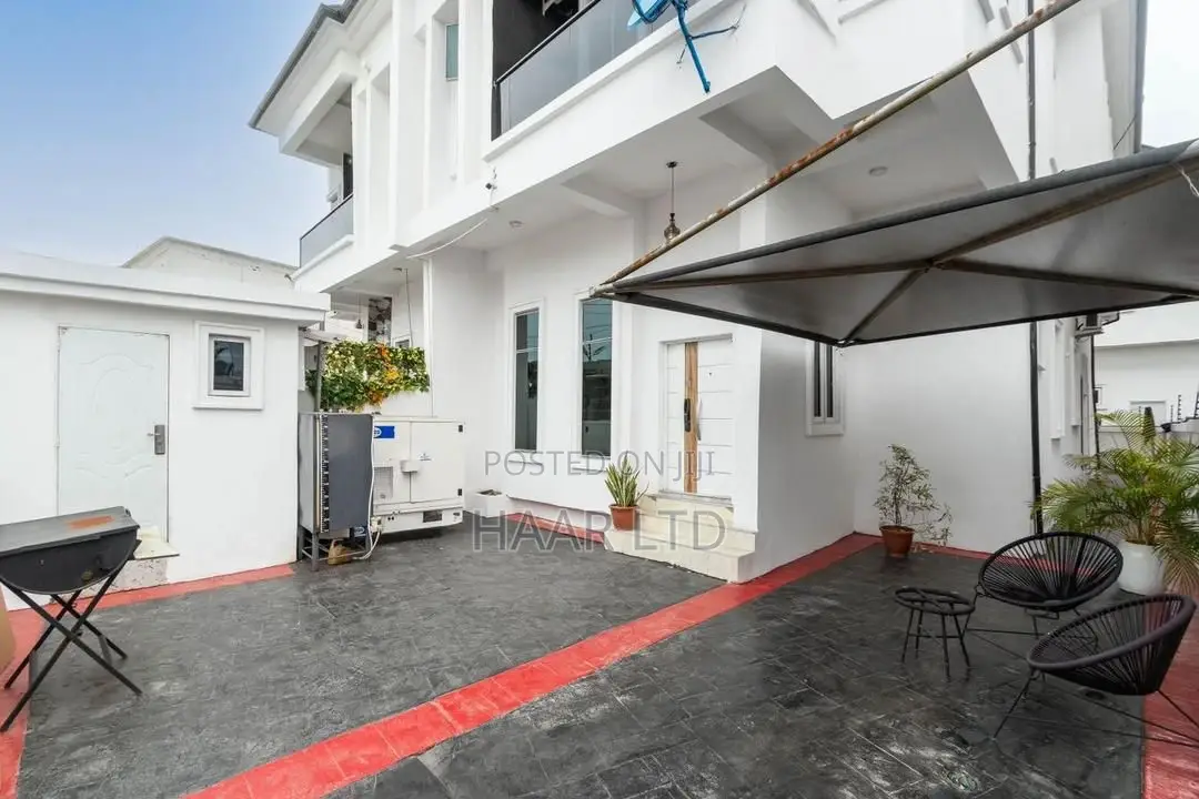 Furnished 4bdrm Duplex in Chevron for rent