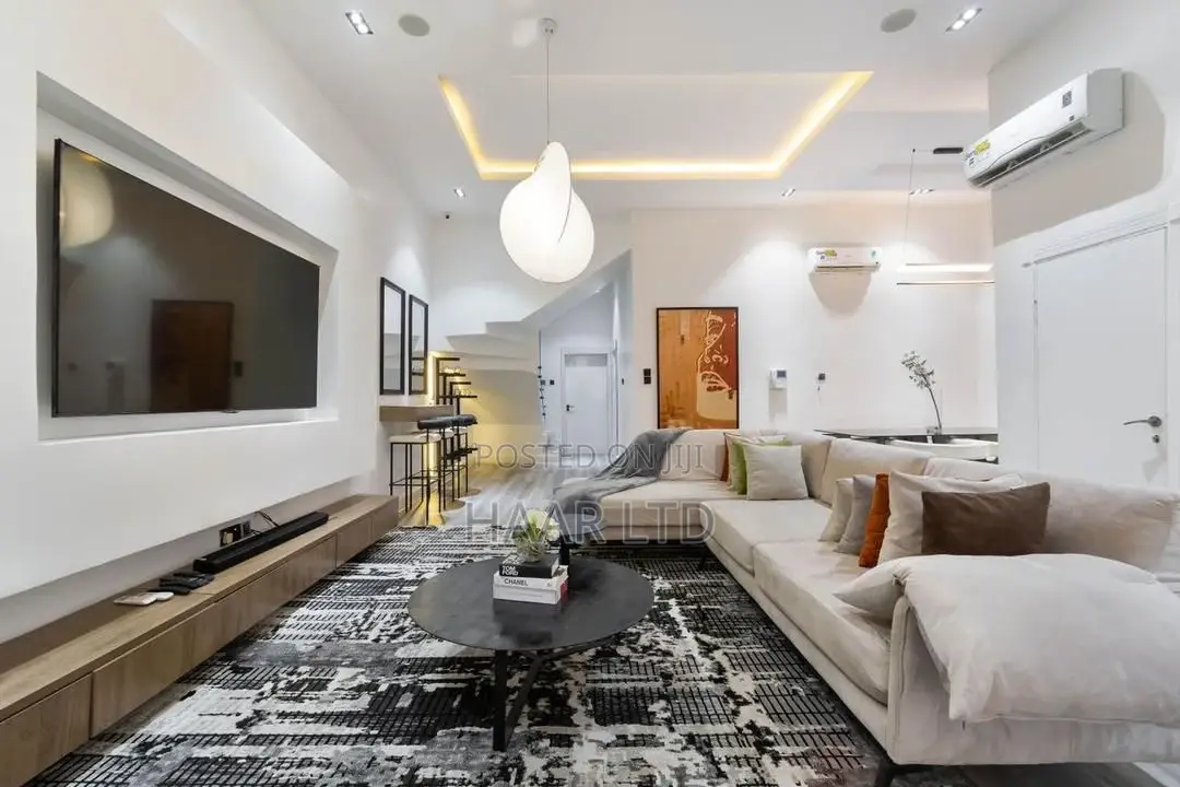 Furnished 4bdrm Duplex in Chevron for rent