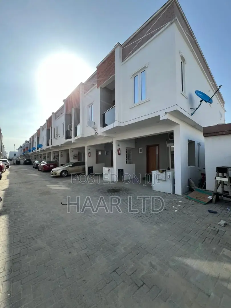 3bdrm Duplex in Ikota for rent