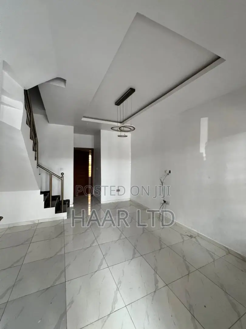 3bdrm Duplex in Ikota for rent