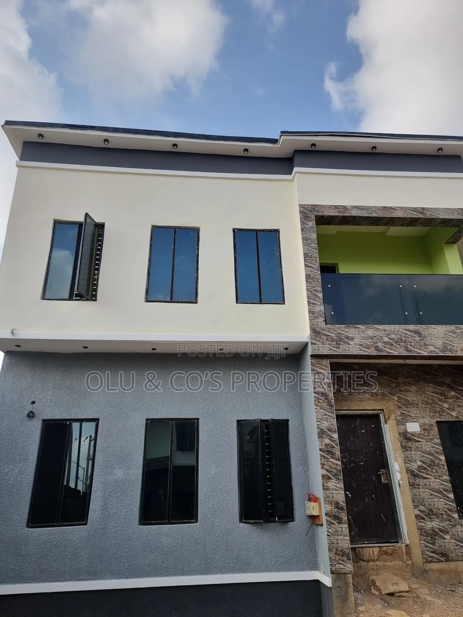 4bdrm Duplex in An Estate In Lugbe for rent
