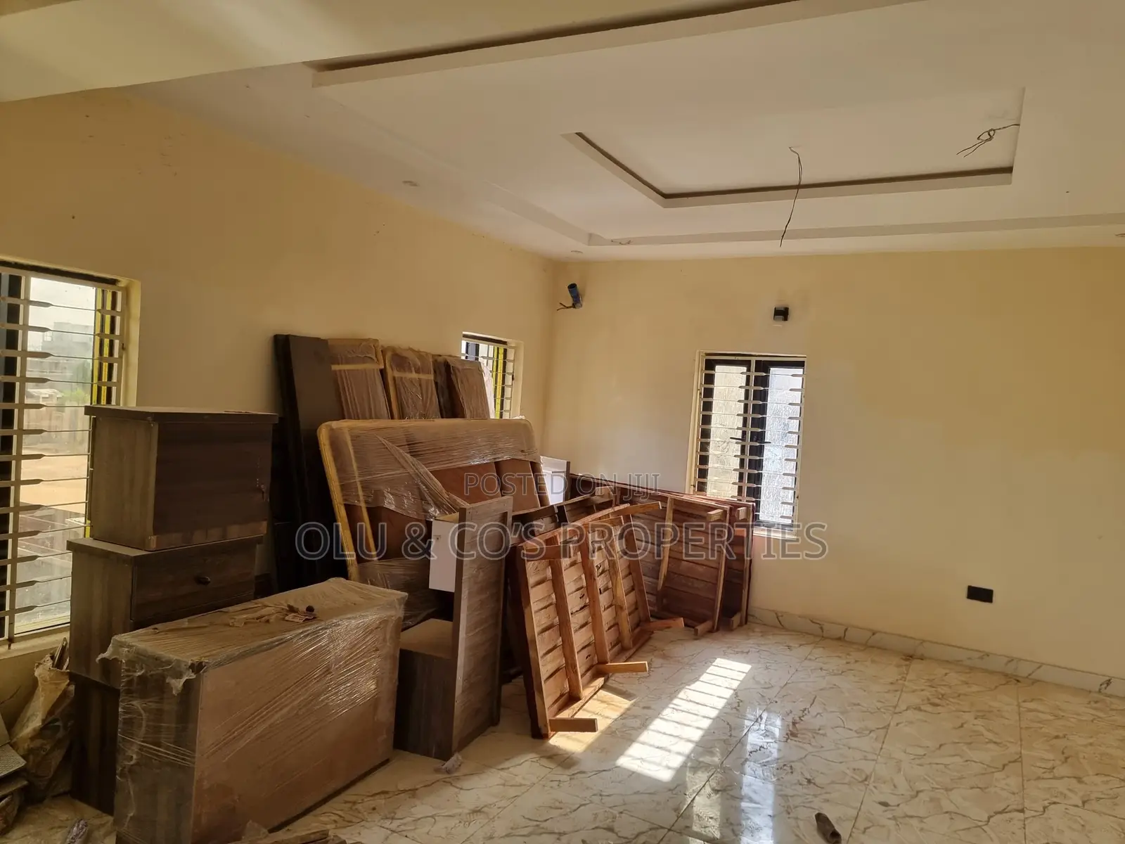 4bdrm Duplex in An Estate In Lugbe for rent
