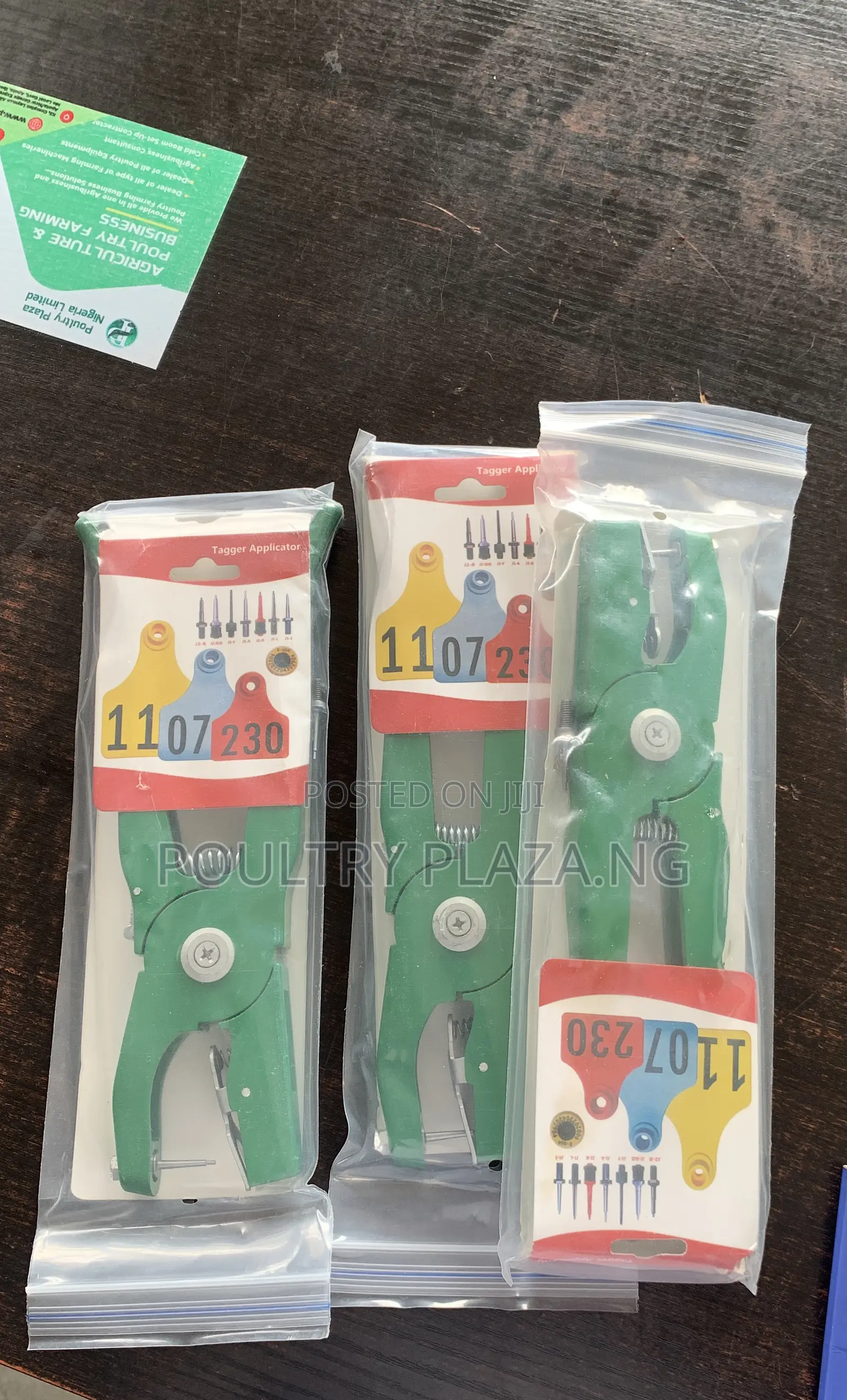Animal Ear Tag/ Applicator