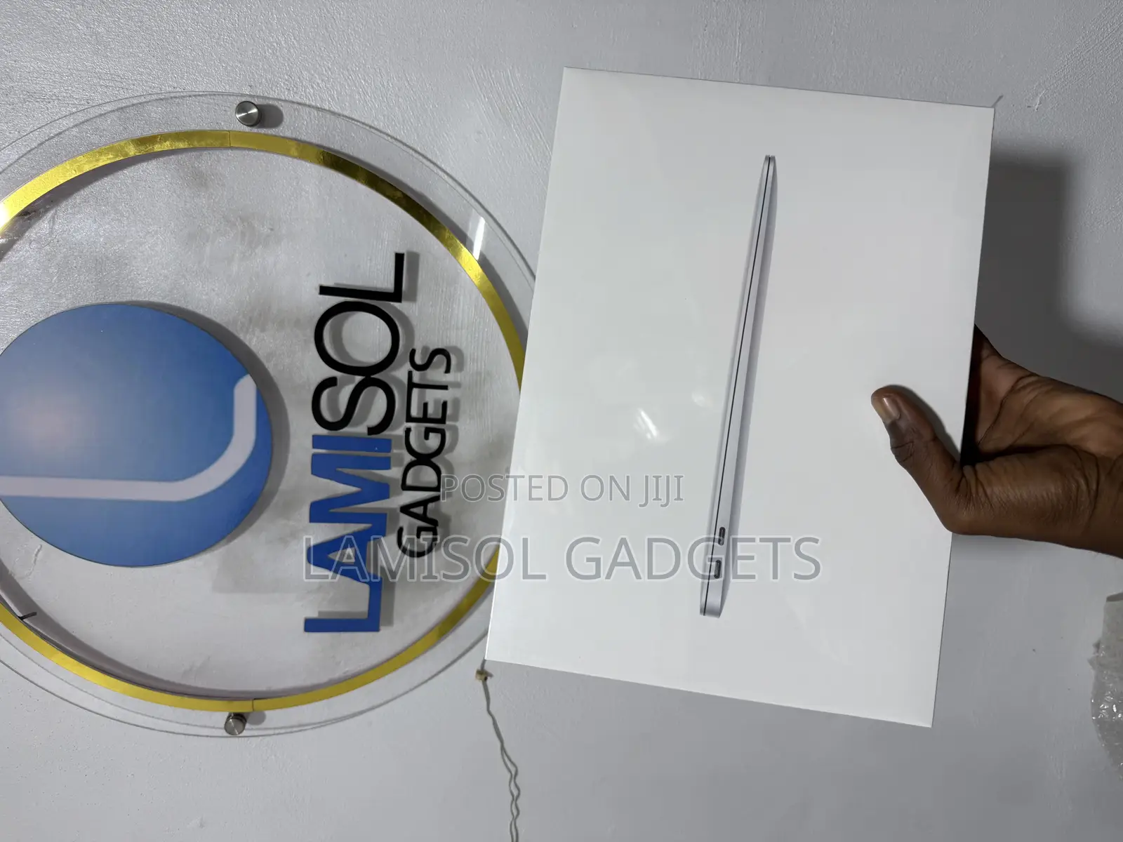 New Laptop Apple MacBook Air 2020 M1 8GB Apple M1 SSD 256GB