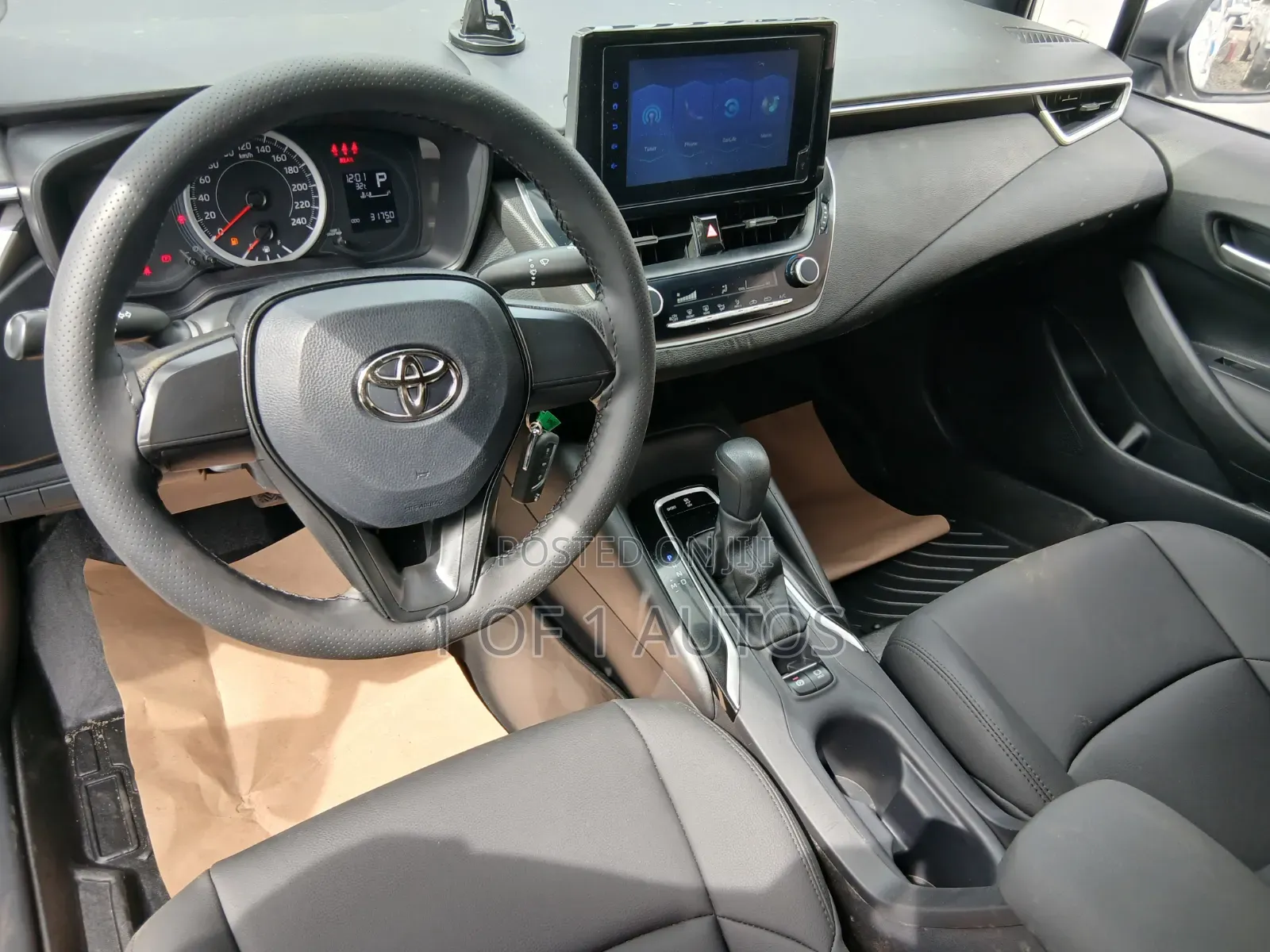 Toyota Corolla LE 2021 White