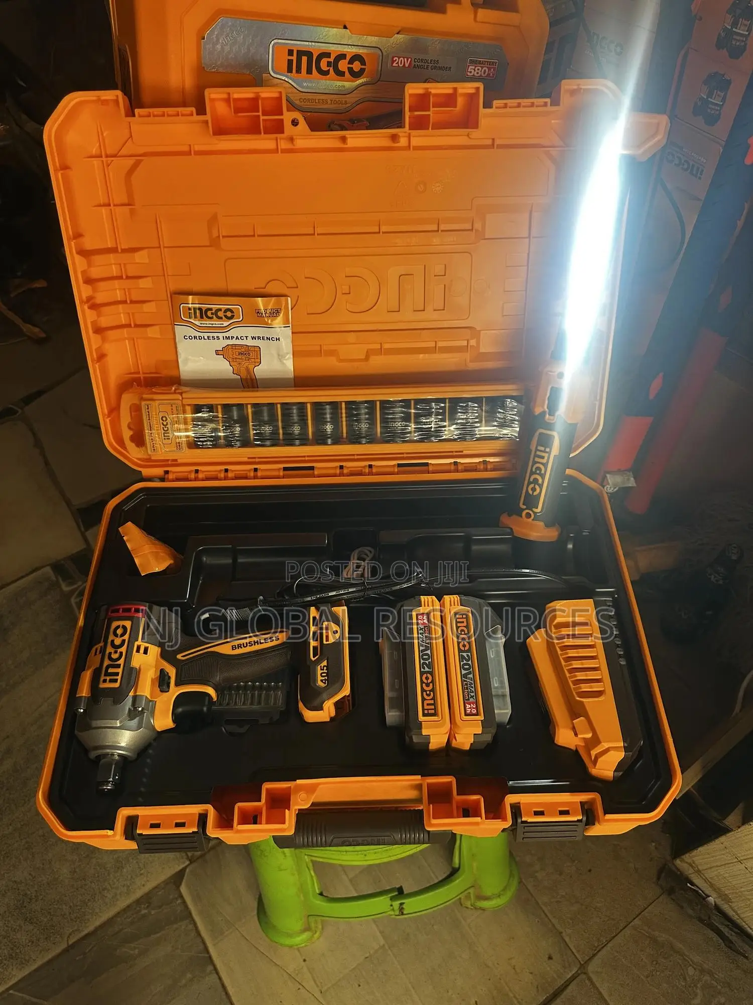 2 in 1 Combo Kit Ingco (Cordless Impact Wrench and Working Lamp)