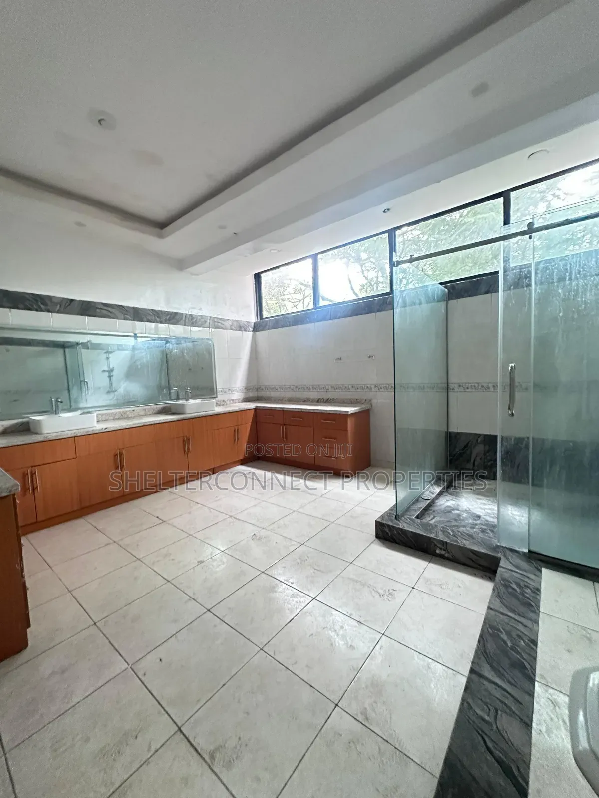 3bdrm Apartment in Lekki Expressway for rent