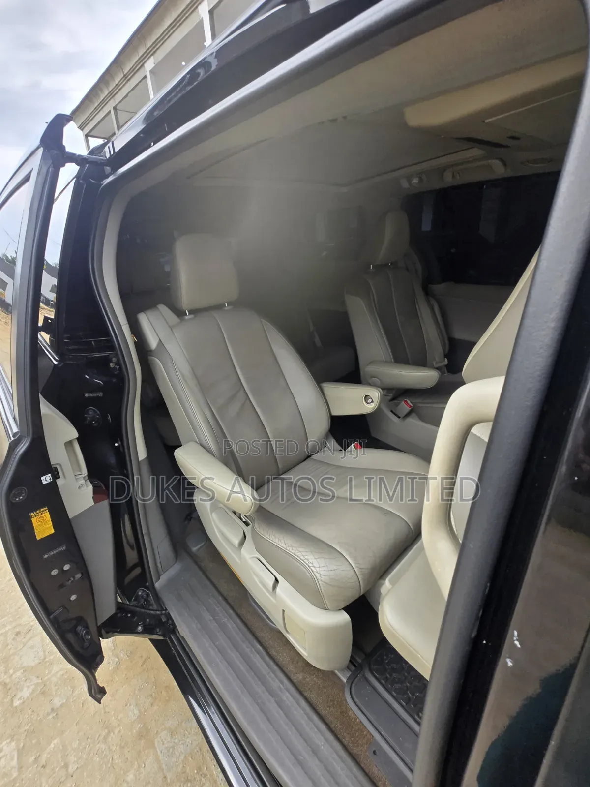 Toyota Sienna 2014 Black