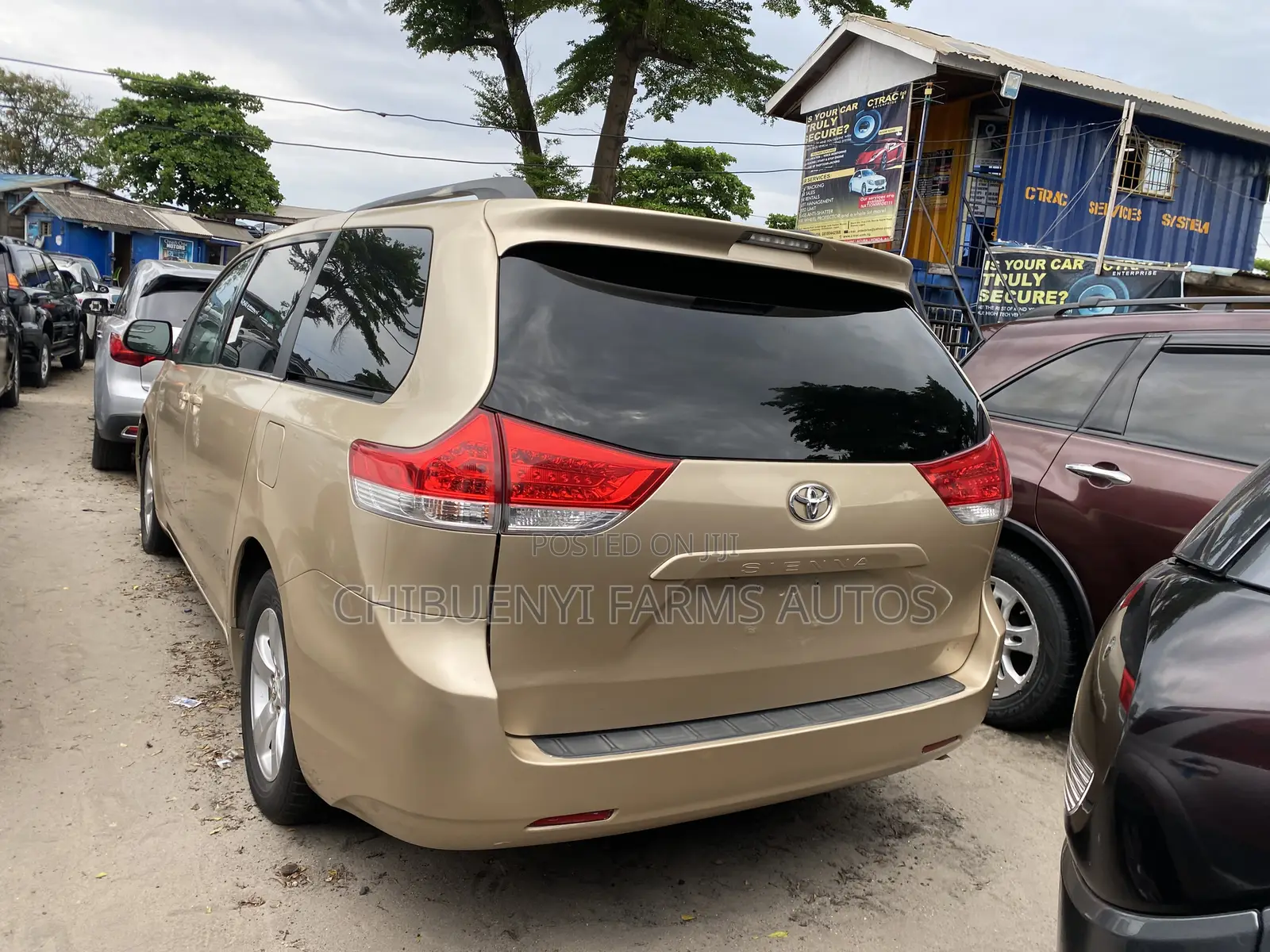 Toyota Sienna 2014 Gold
