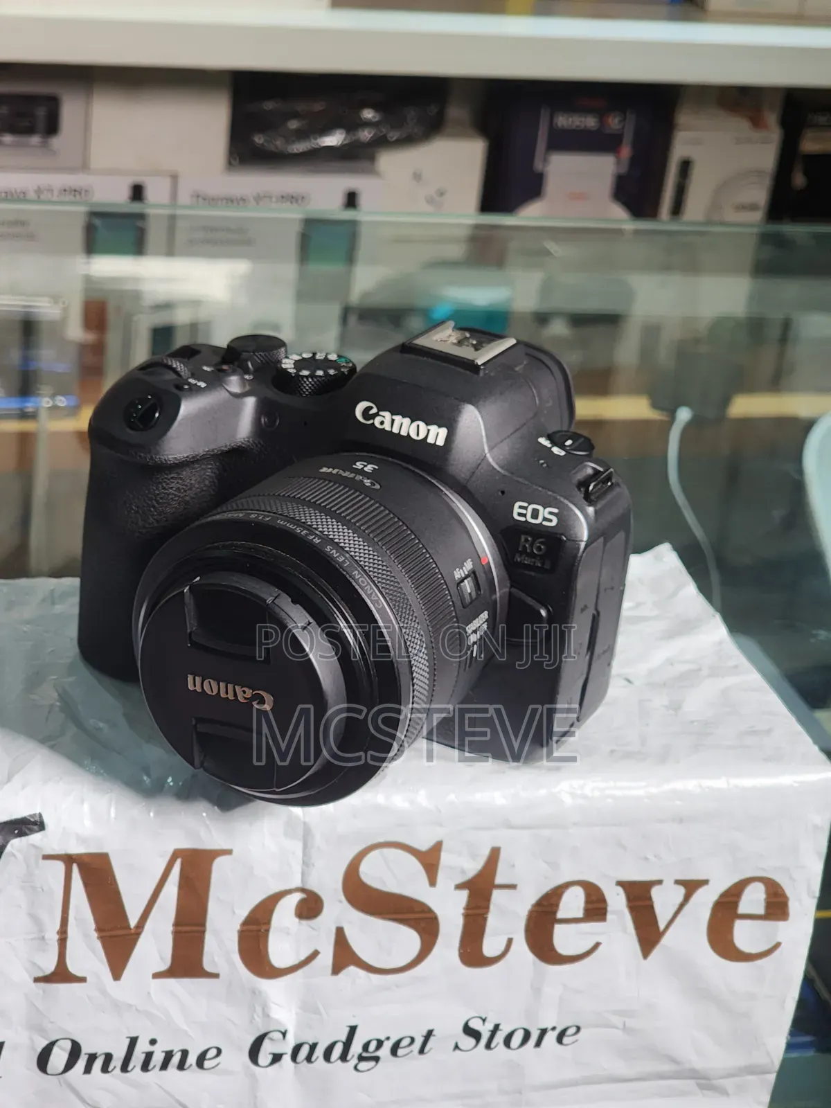 Canon Eos R6 Mark Ii With 35mm Rf F1.8 Macro Is STM Lens