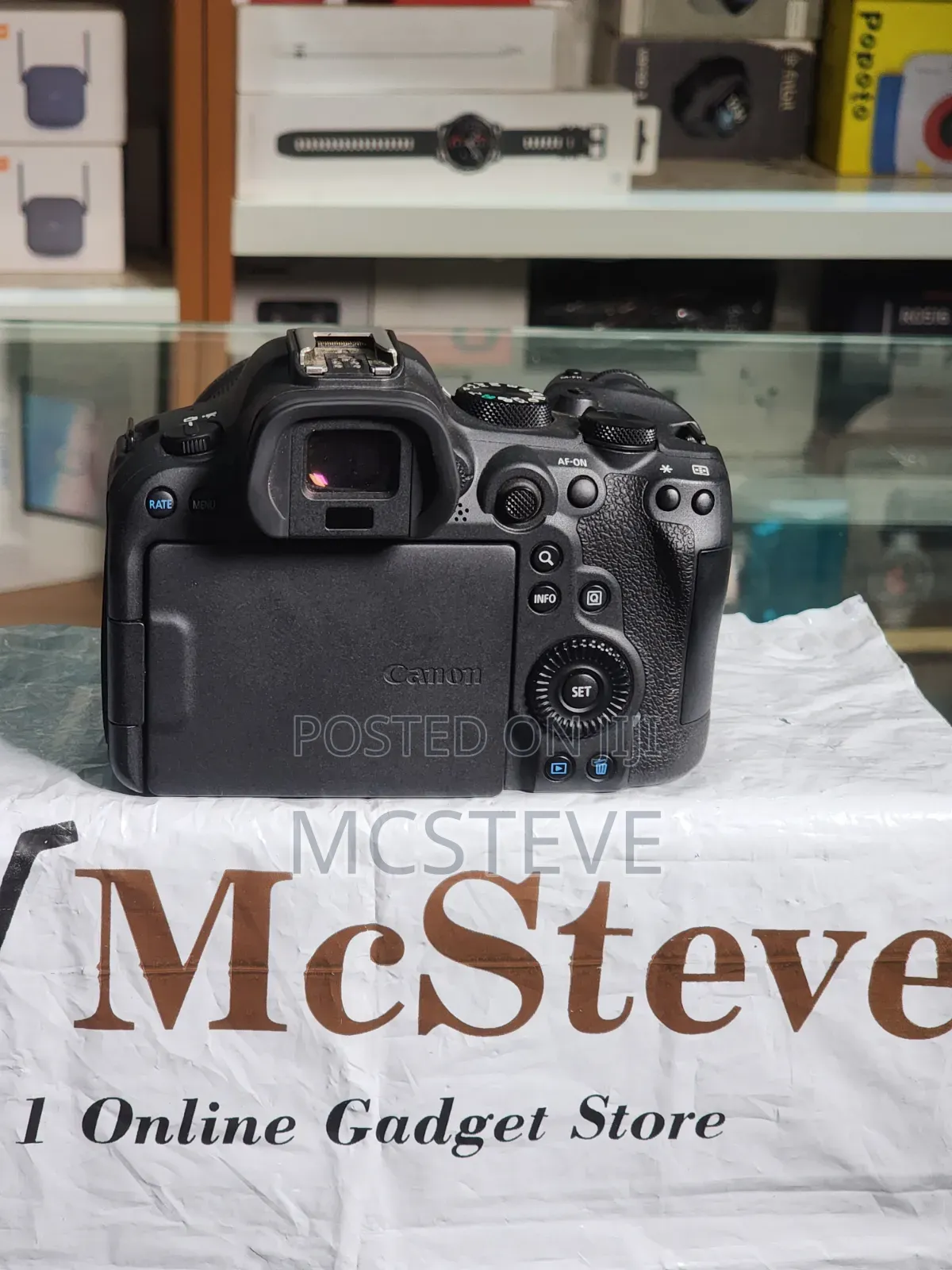 Canon Eos R6 Mark Ii With 35mm Rf F1.8 Macro Is STM Lens