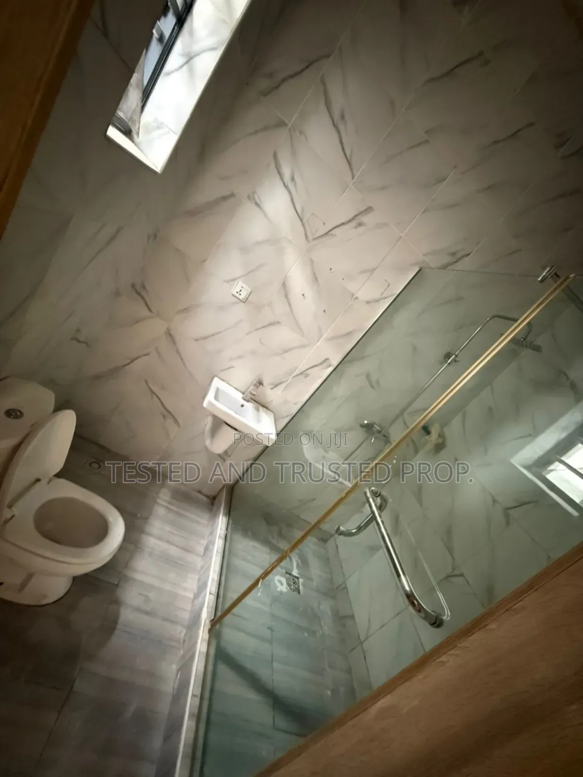 1bdrm Apartment in Orchid, Chevron for rent