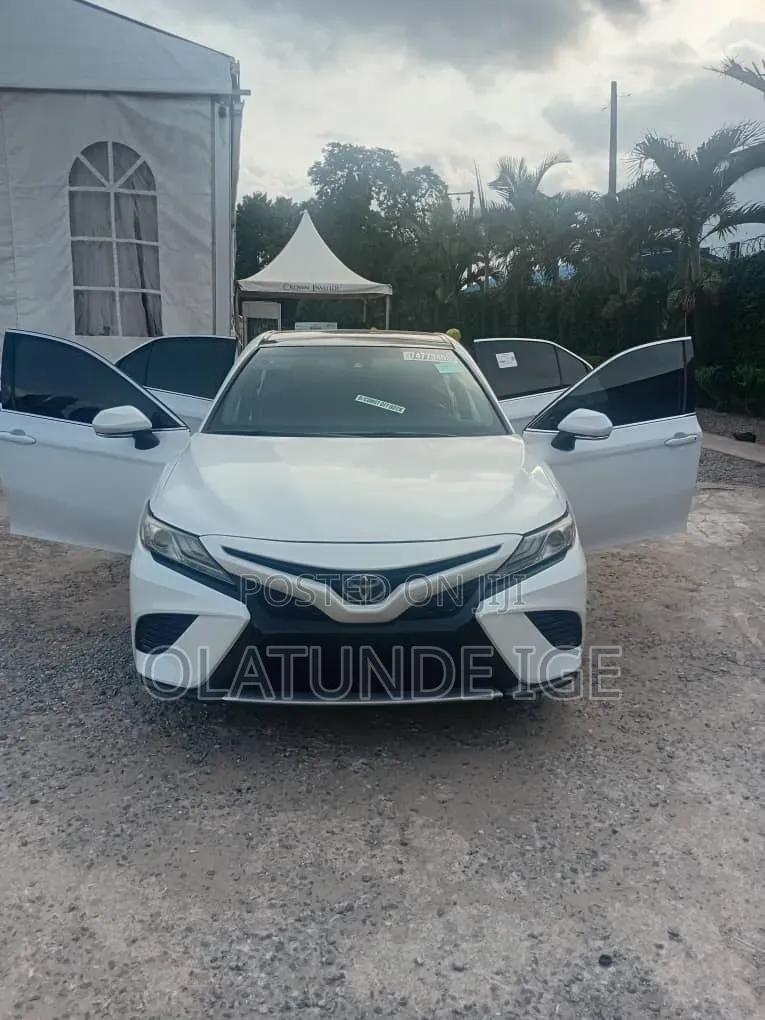 Toyota Camry XSE V6 FWD 2020 White