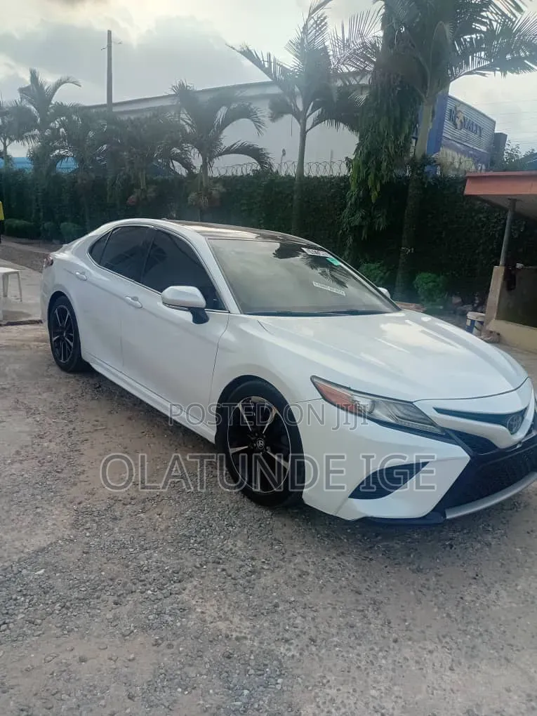 Toyota Camry XSE V6 FWD 2020 White