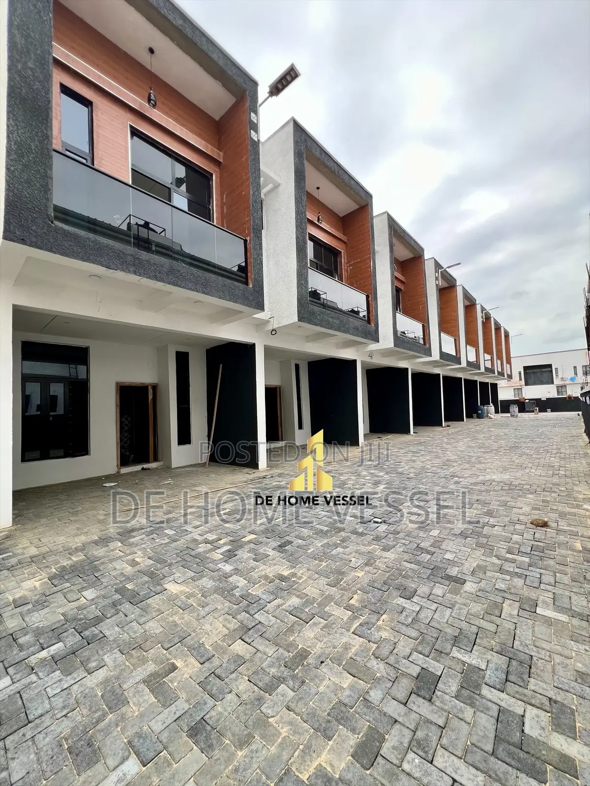 3bdrm Townhouse/Terrace in Ajah for sale