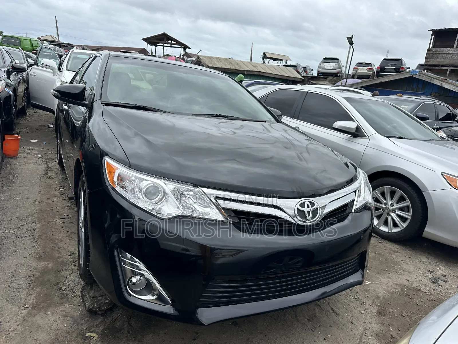 Toyota Camry XLE 4dr Sedan (2.5L 4cyl 6A) 2012 Black