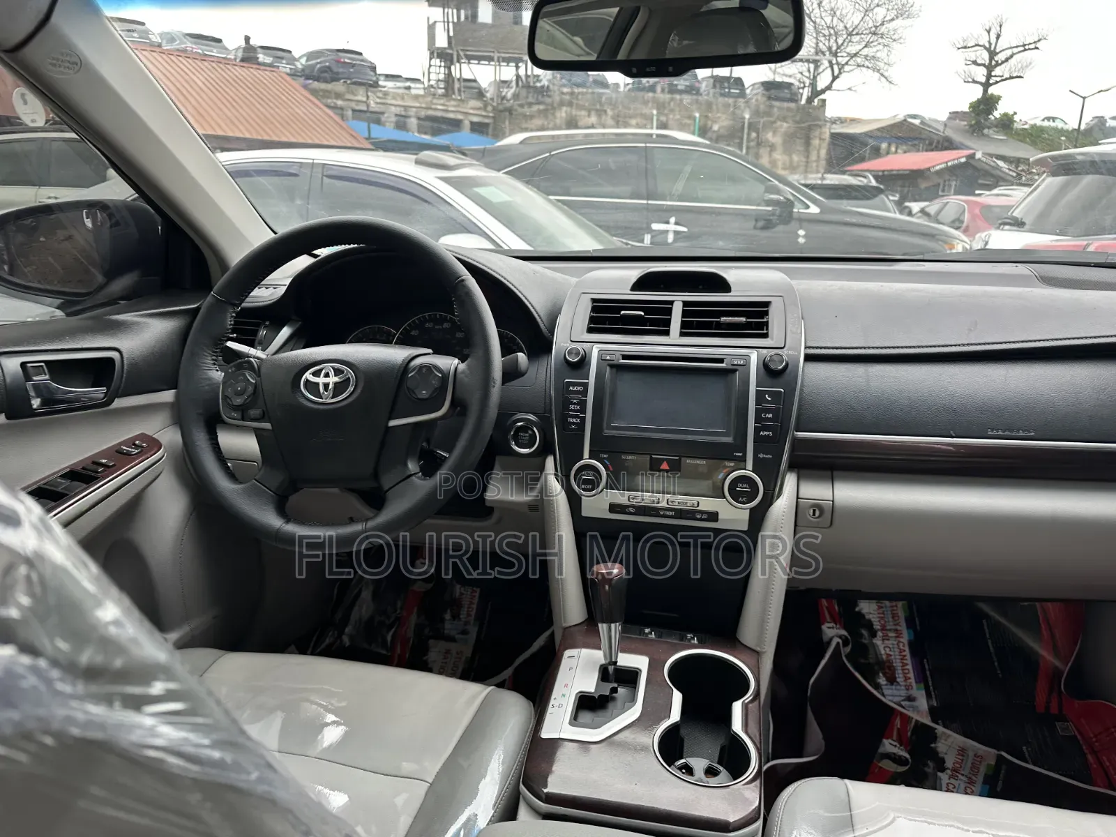 Toyota Camry XLE 4dr Sedan (2.5L 4cyl 6A) 2012 Black