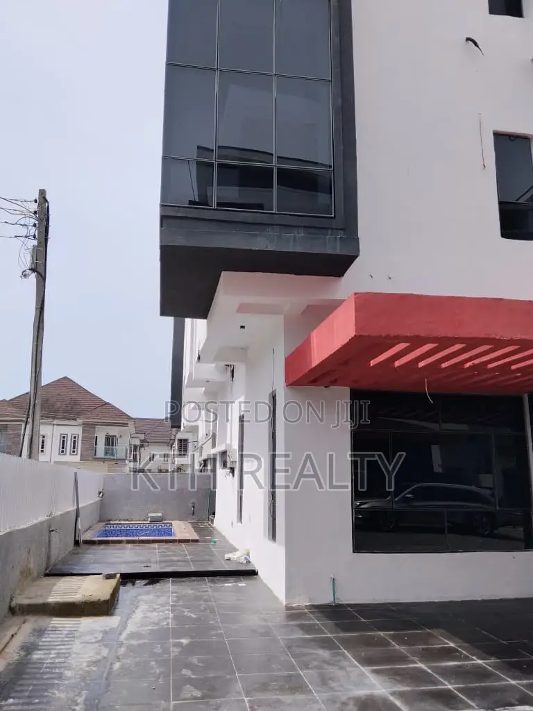 5bdrm Duplex in Ologolo for rent