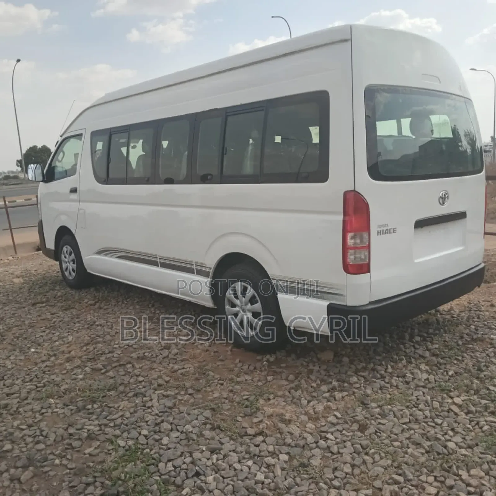 Toyota HiAce 2013 White
