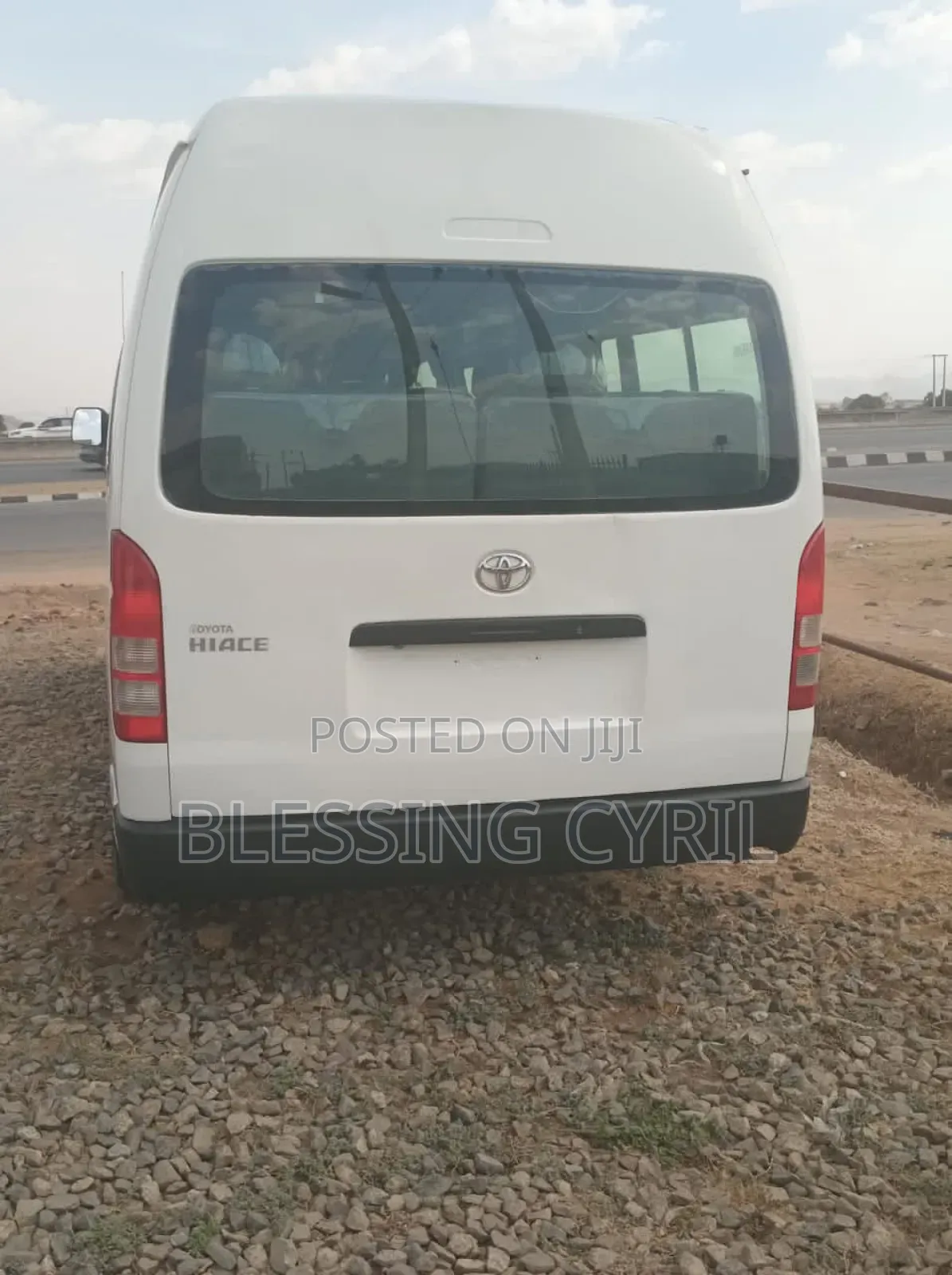 Toyota HiAce 2013 White