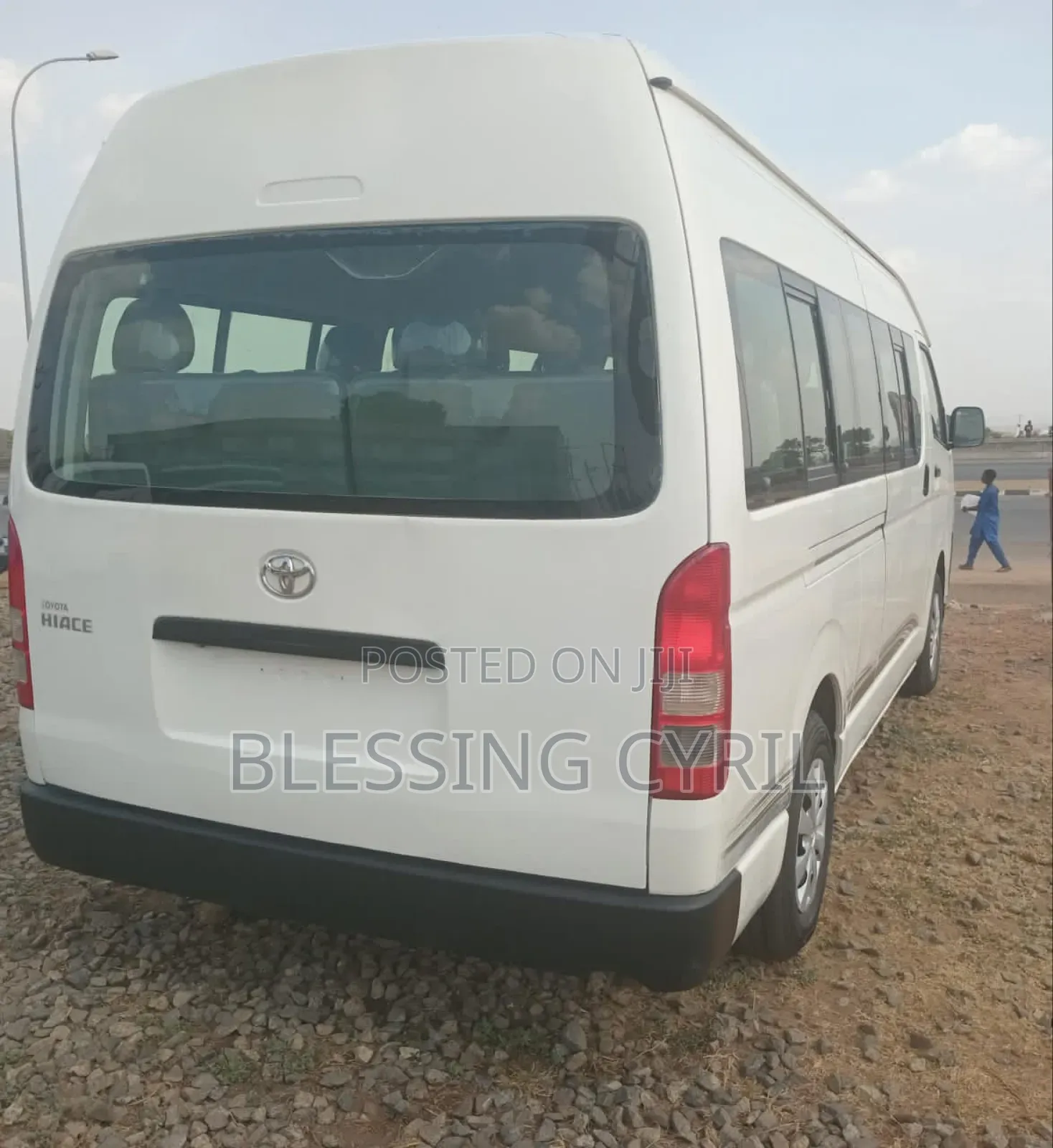 Toyota HiAce 2013 White