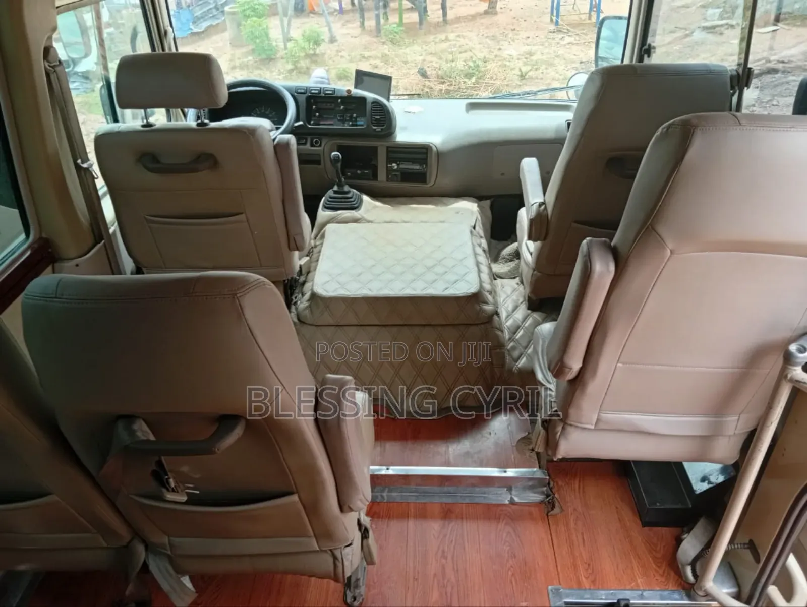 Toyota Coaster 2010 Gold