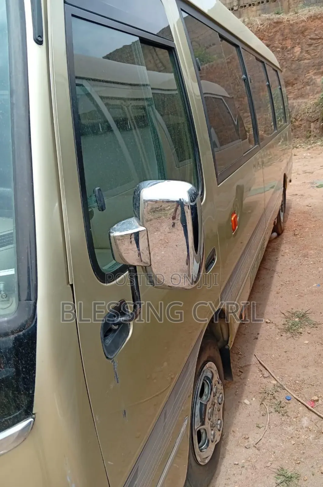 Toyota Coaster 2010 Gold