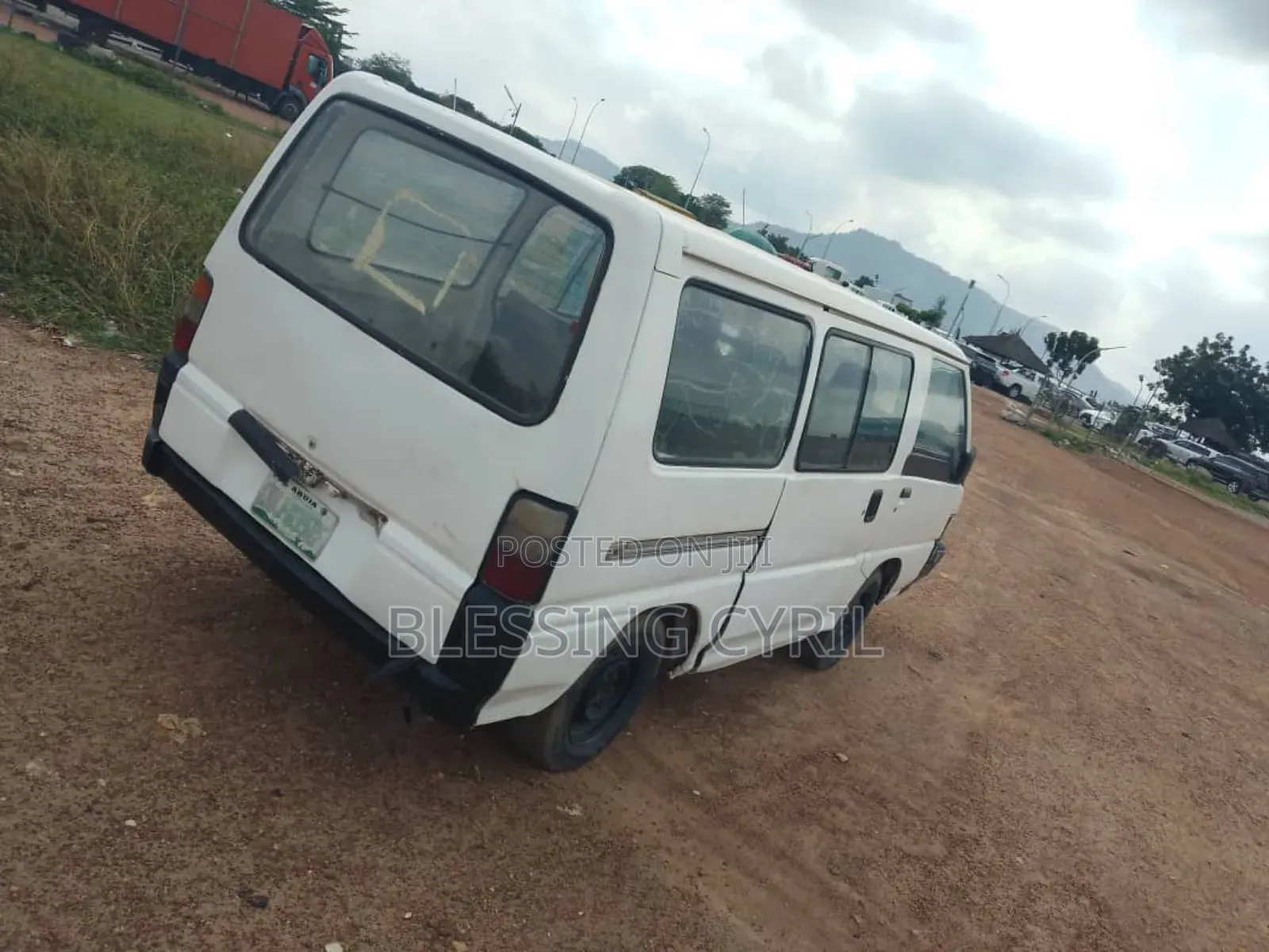 Mitsubishi Delica 2003 White