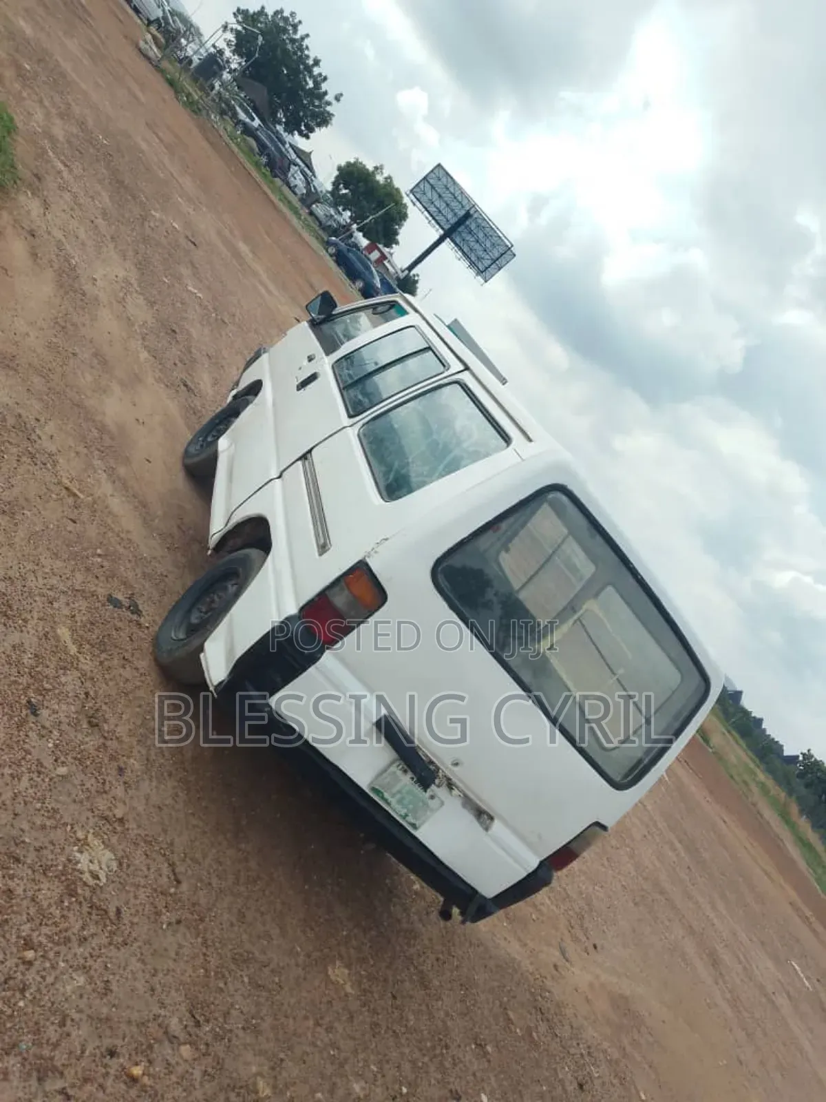 Mitsubishi Delica 2003 White