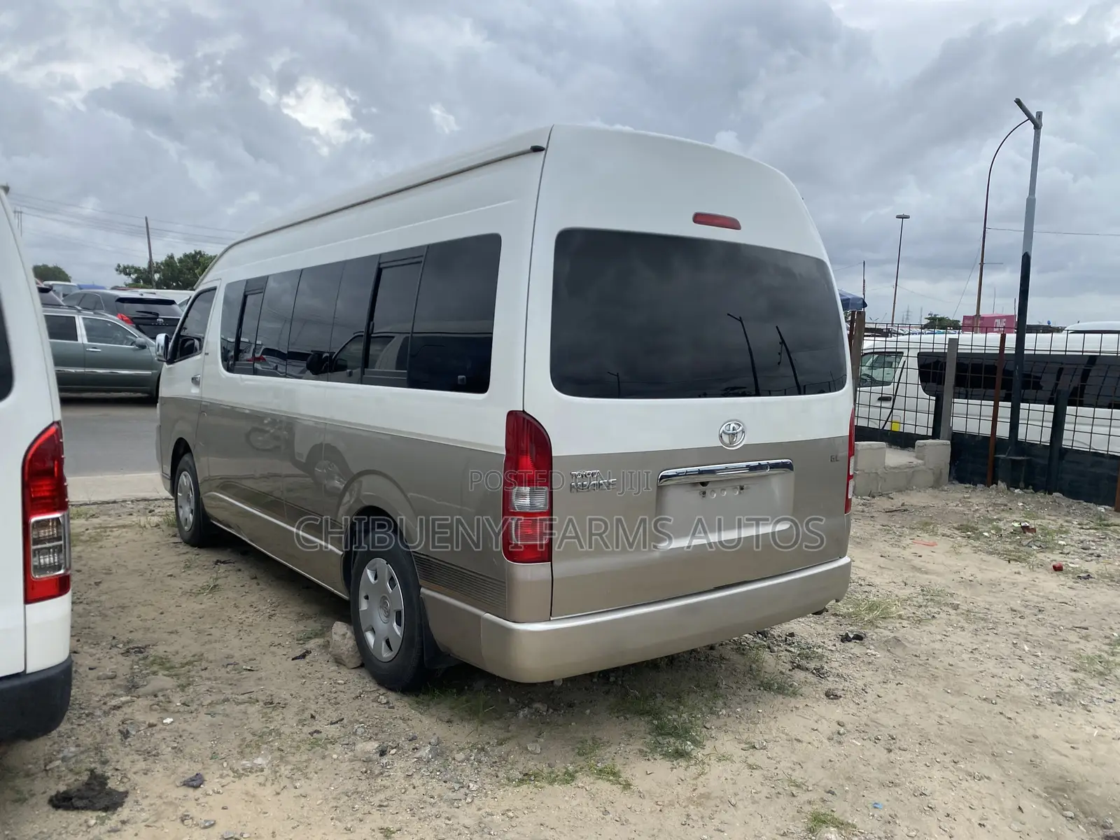 Toyota HiAce 2015 White