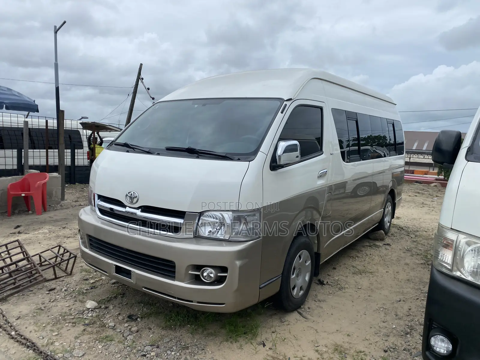Toyota HiAce 2015 White