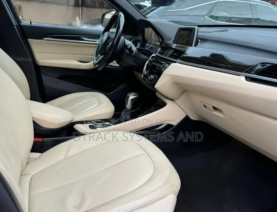 BMW X1 xDrive28i AWD 2017 Black