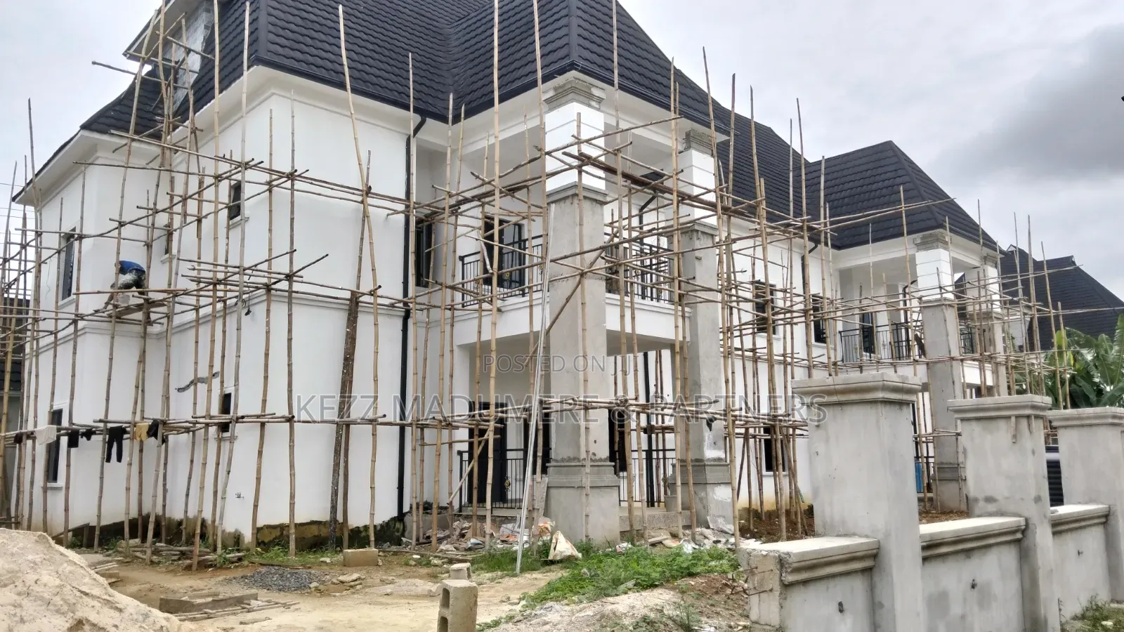 6bdrm Duplex in Main Nafbase Harmony for sale