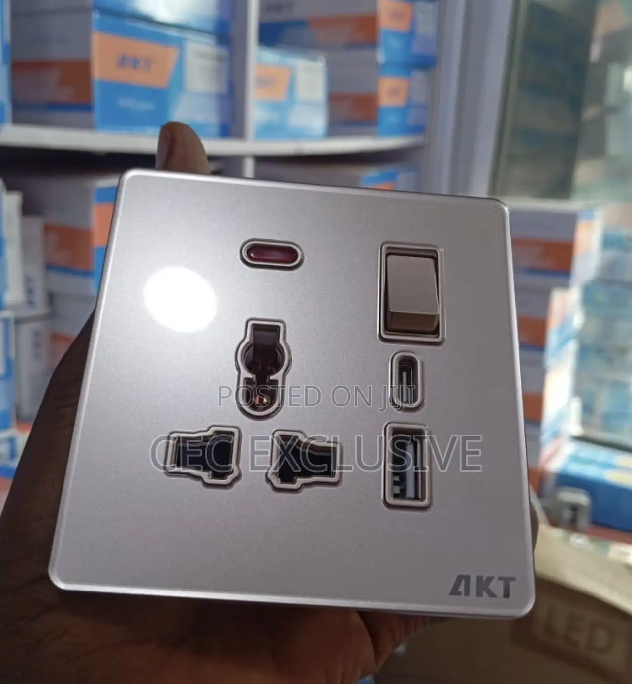 13amp Akt Flush Socket With Usb Type C Port