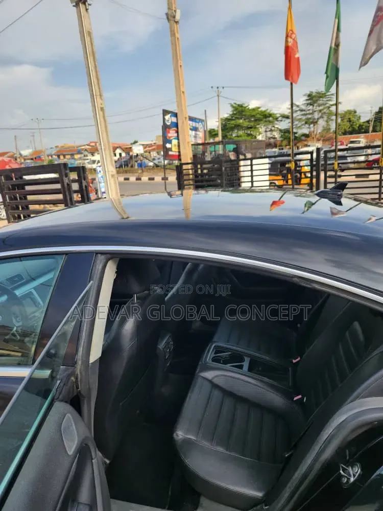 Volkswagen Passat 2.0 Sedan 2011 Black