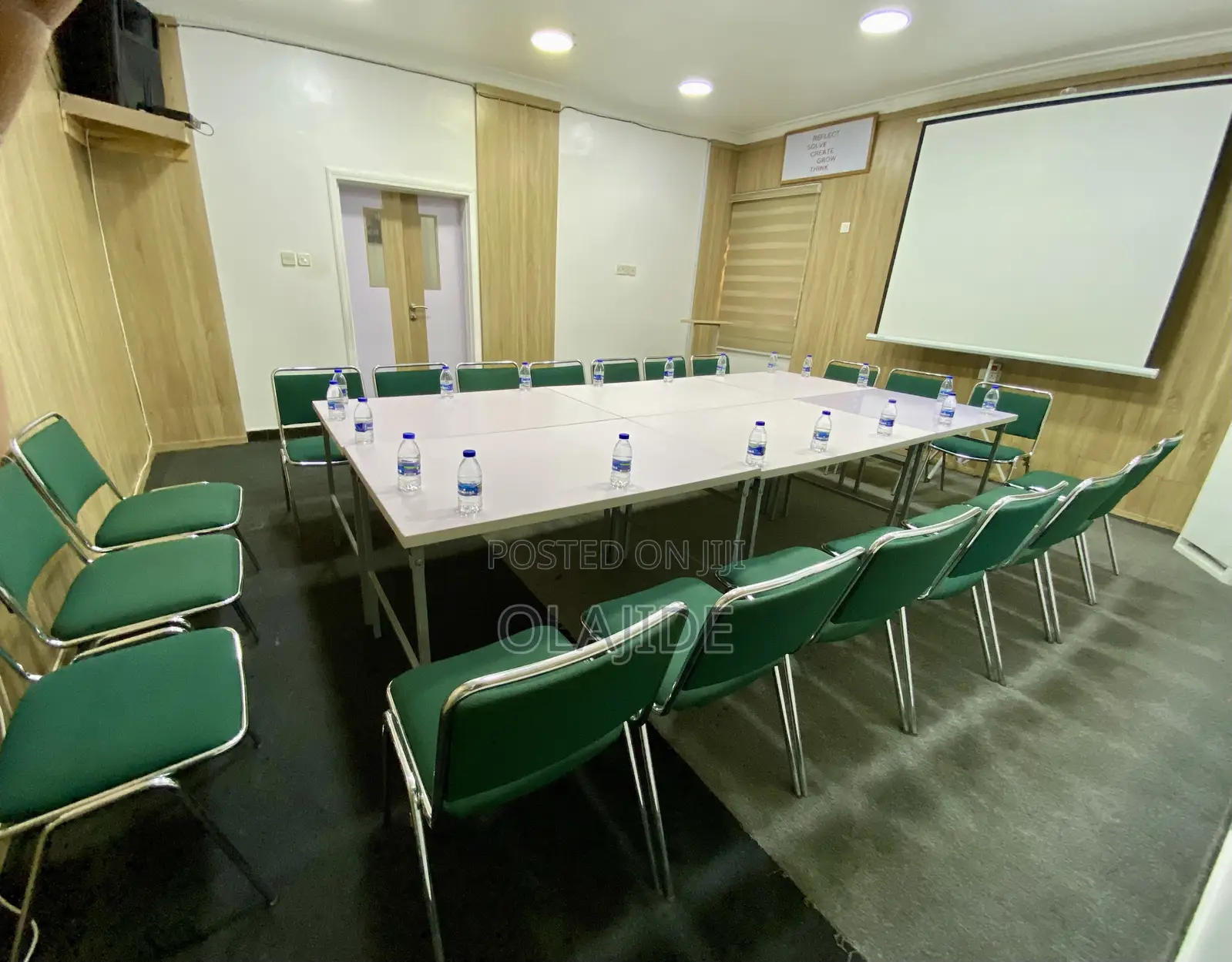 Boardroom/Roundtable/Strategy/Meeting Room