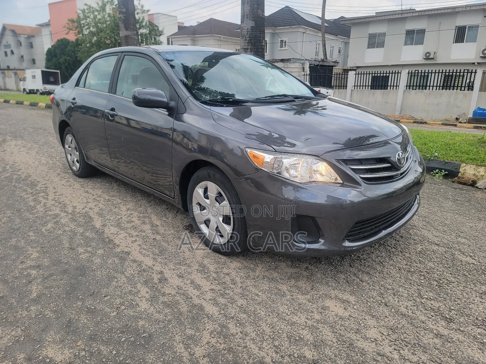 Toyota Corolla LE 4dr Sedan (1.8L 4cyl 4A) 2013 Gray