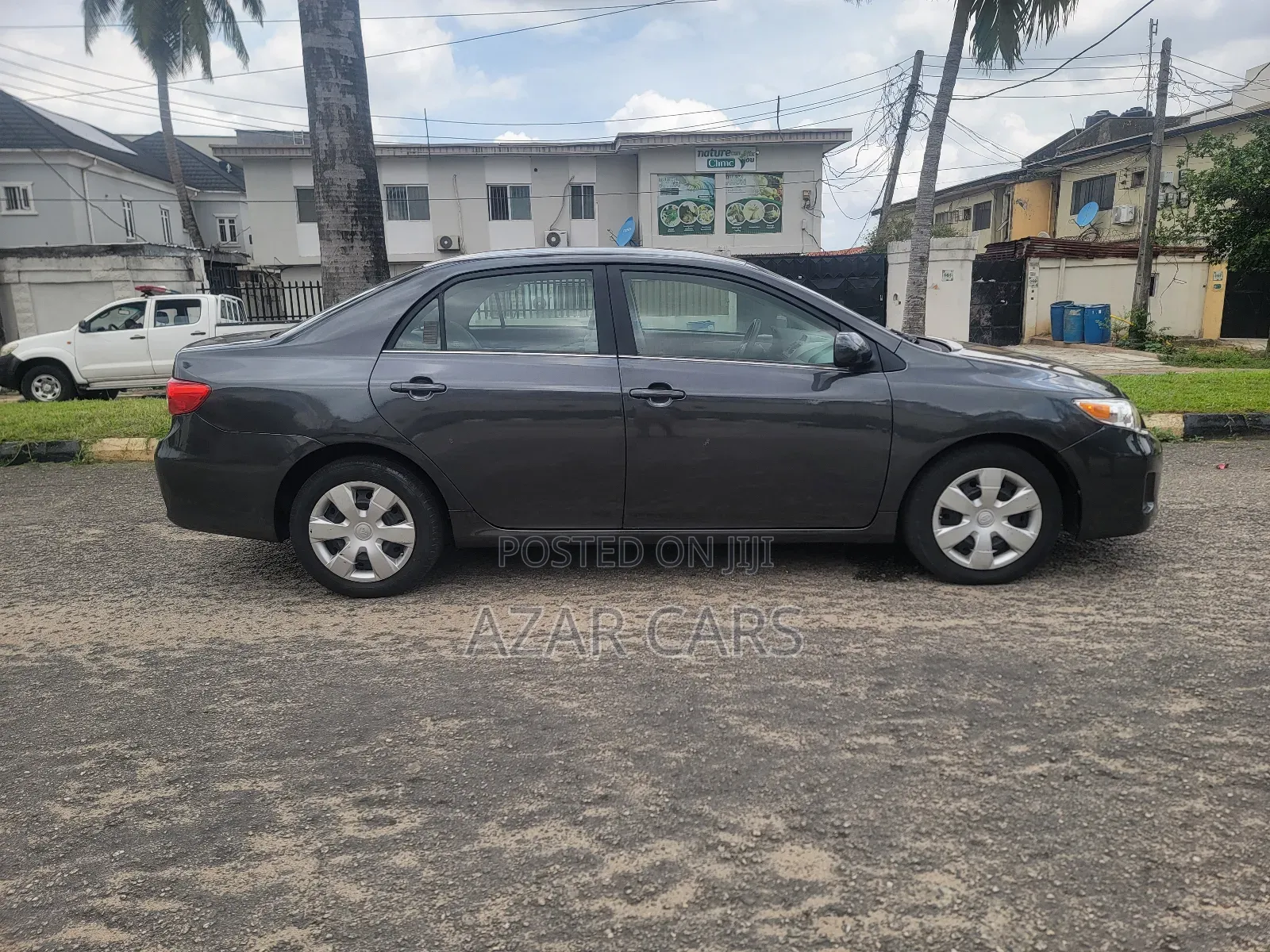 Toyota Corolla LE 4dr Sedan (1.8L 4cyl 4A) 2013 Gray