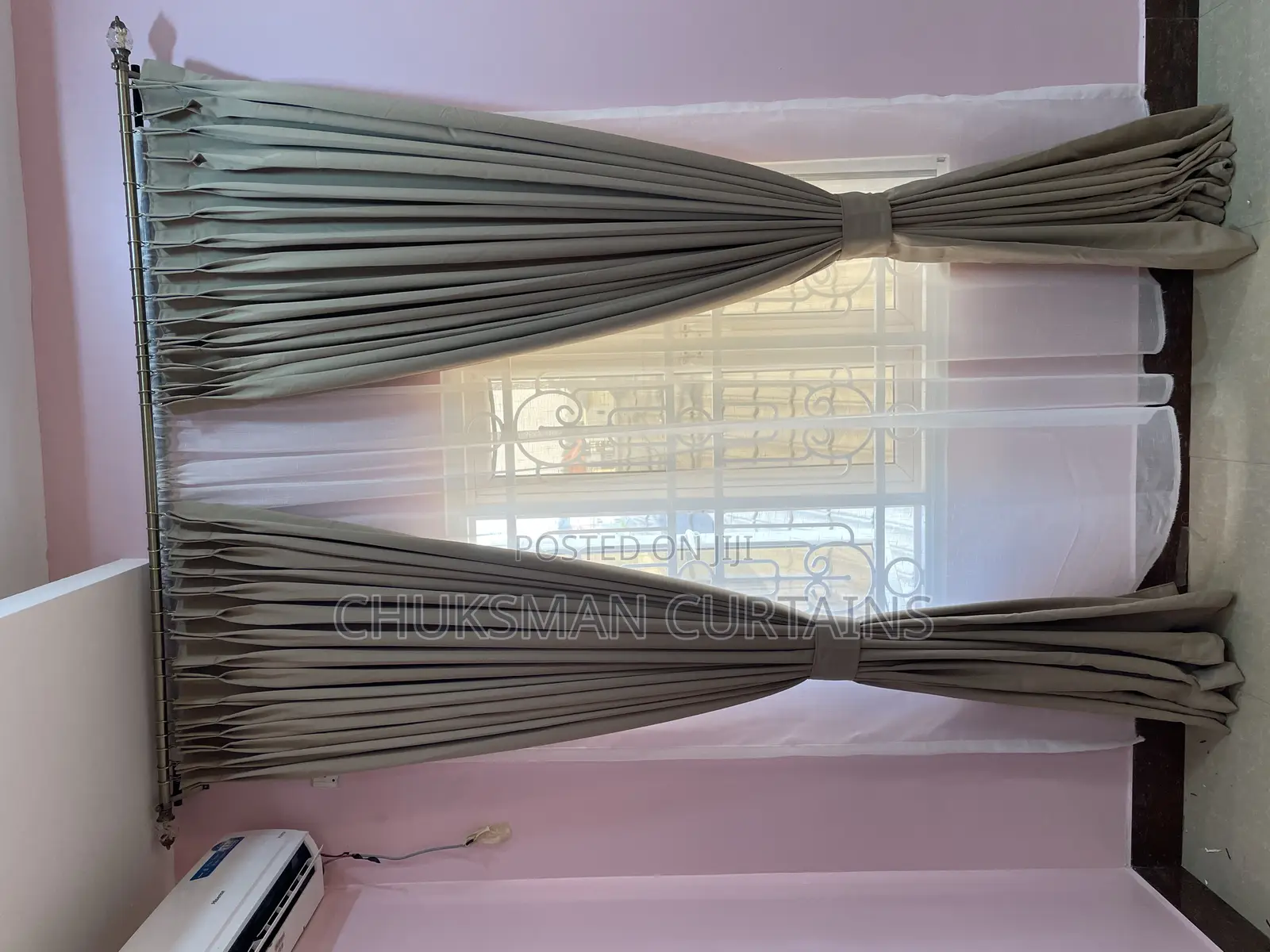 Pleated Window Curtain