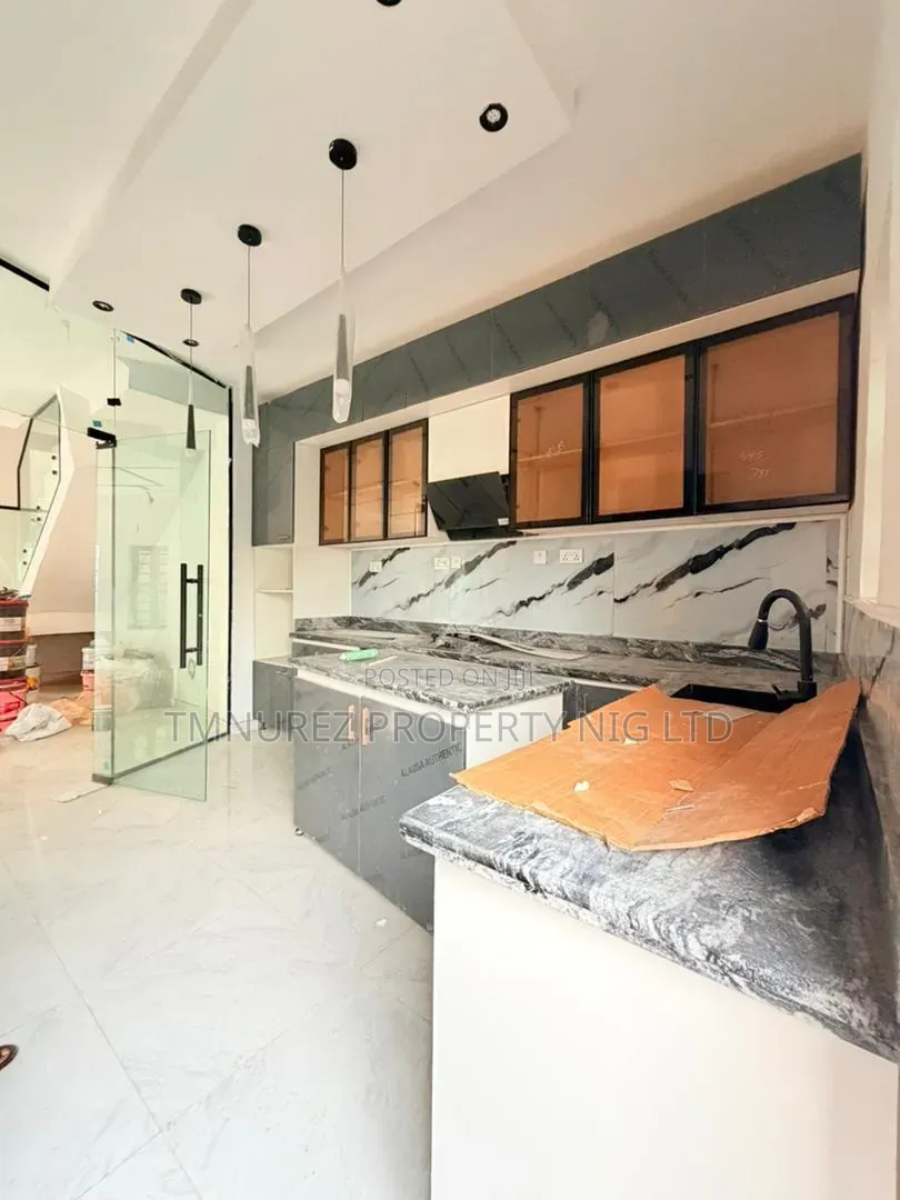 4bdrm Duplex in LSDPC Maryland Estate for sale